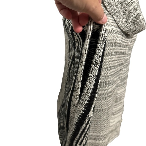 Alya Poncho Sweater Medium Super Soft Cowl Neck Poncho Lagenlook Cottagecore - Picture 5 of 8